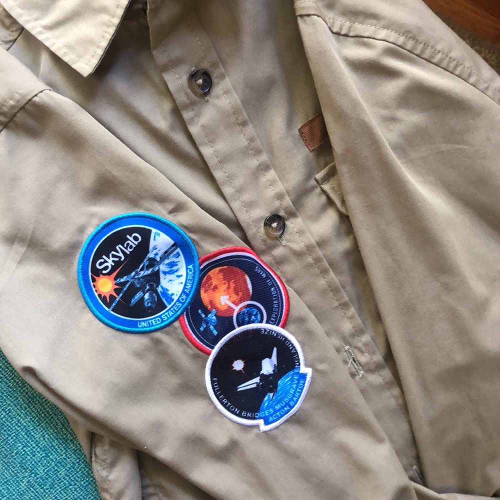 Boys NASA Buzz Aldrin Button Down Shirt (7/8) - Picture 2 of 3
